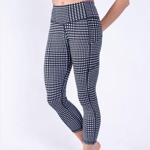 Tasc Checkered Gingham 7/8 Legging with pockets!